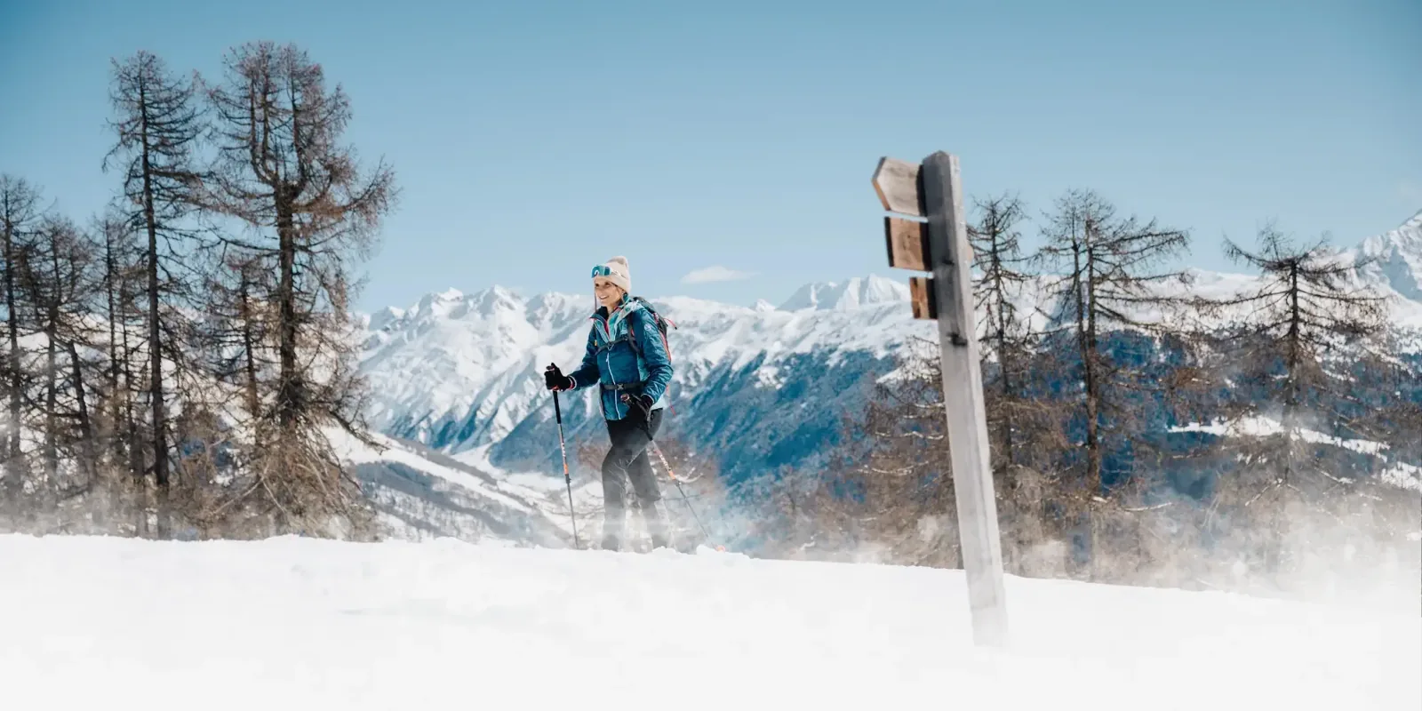 Winterlandschaft im Vinschgau mit Blick auf die Berge
